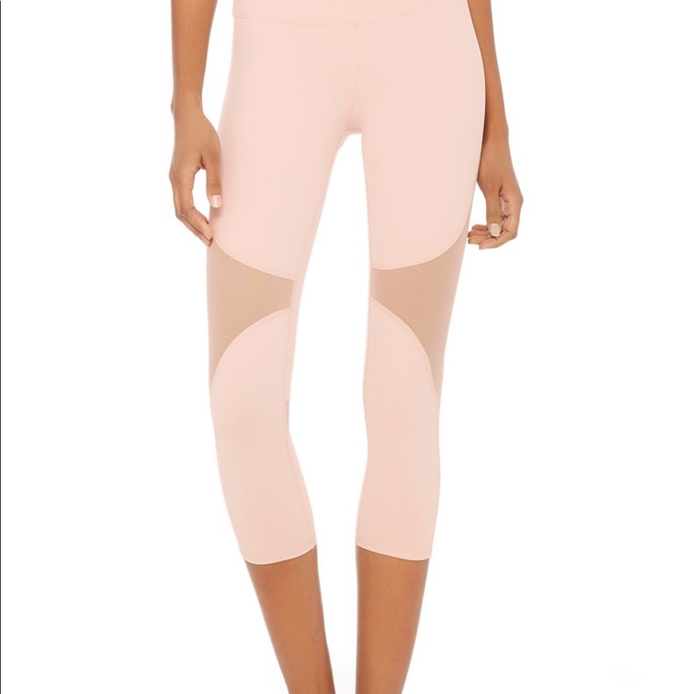 Alo Yoga High awaits Cost Capri Pants in Nectar